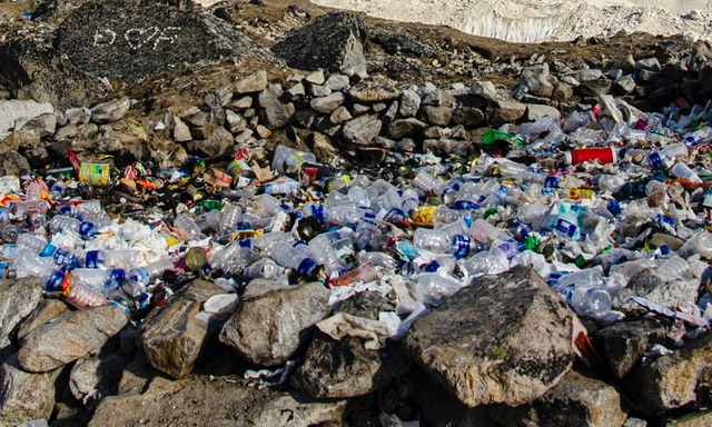 Dampak plastik terhadap perubahan suhu global