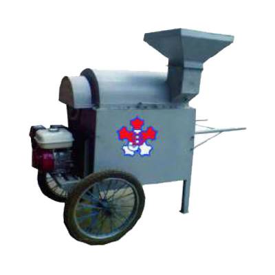 Power thresher untuk panen kedelai mempercepat proses perontokan hasil panen