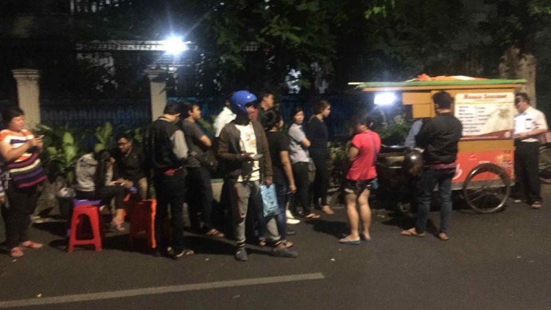Usaha Nasi Goreng Sukses Pinggir Jalan