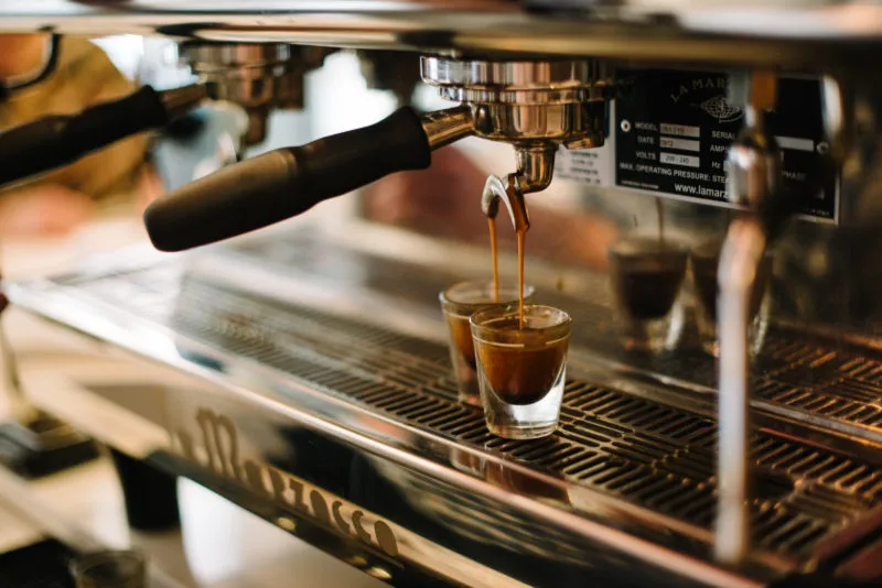 Proses Ekstraksi Kopi dengan Mesin