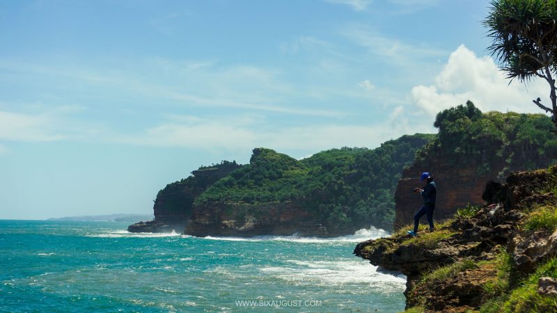 Timang Beach Coastal Adventure: Discover Yogyakarta’s Dramatic South Coast